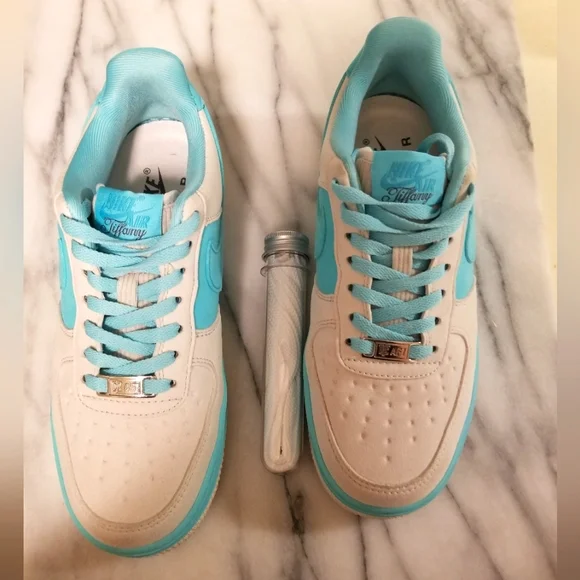 Luxury Sneakers in Blue & White - Picture 2 of 6